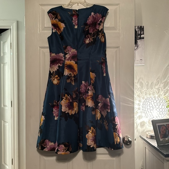 Floral Dress - Picture 8 of 10